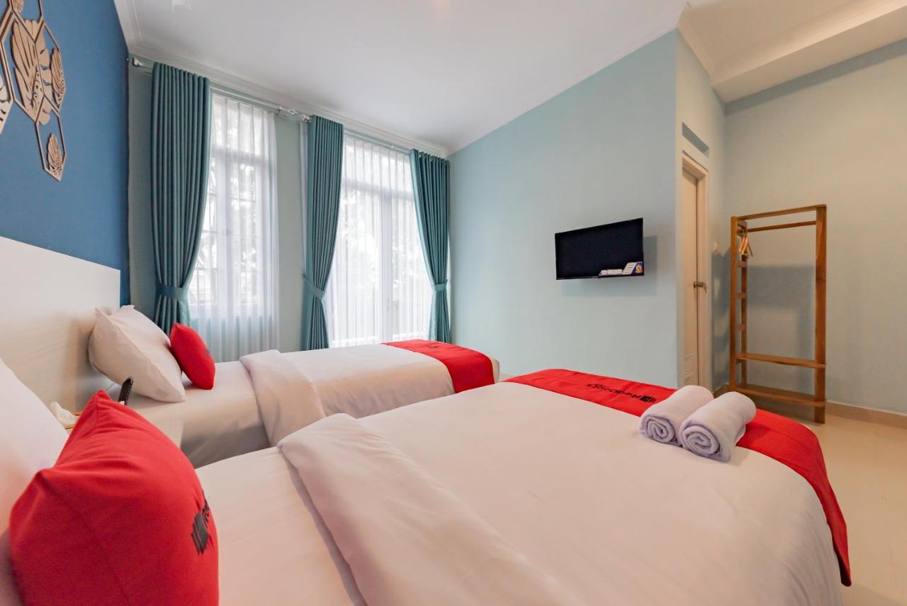 Reddoorz Plus Near Surapati Core Μπαντούνγκ Εξωτερικό φωτογραφία